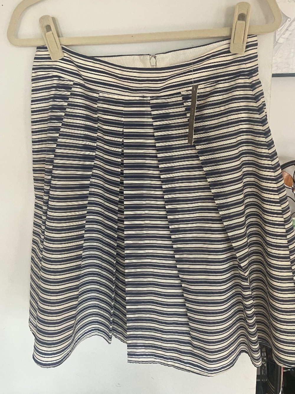 I Crew pleated skirt NWT size 6